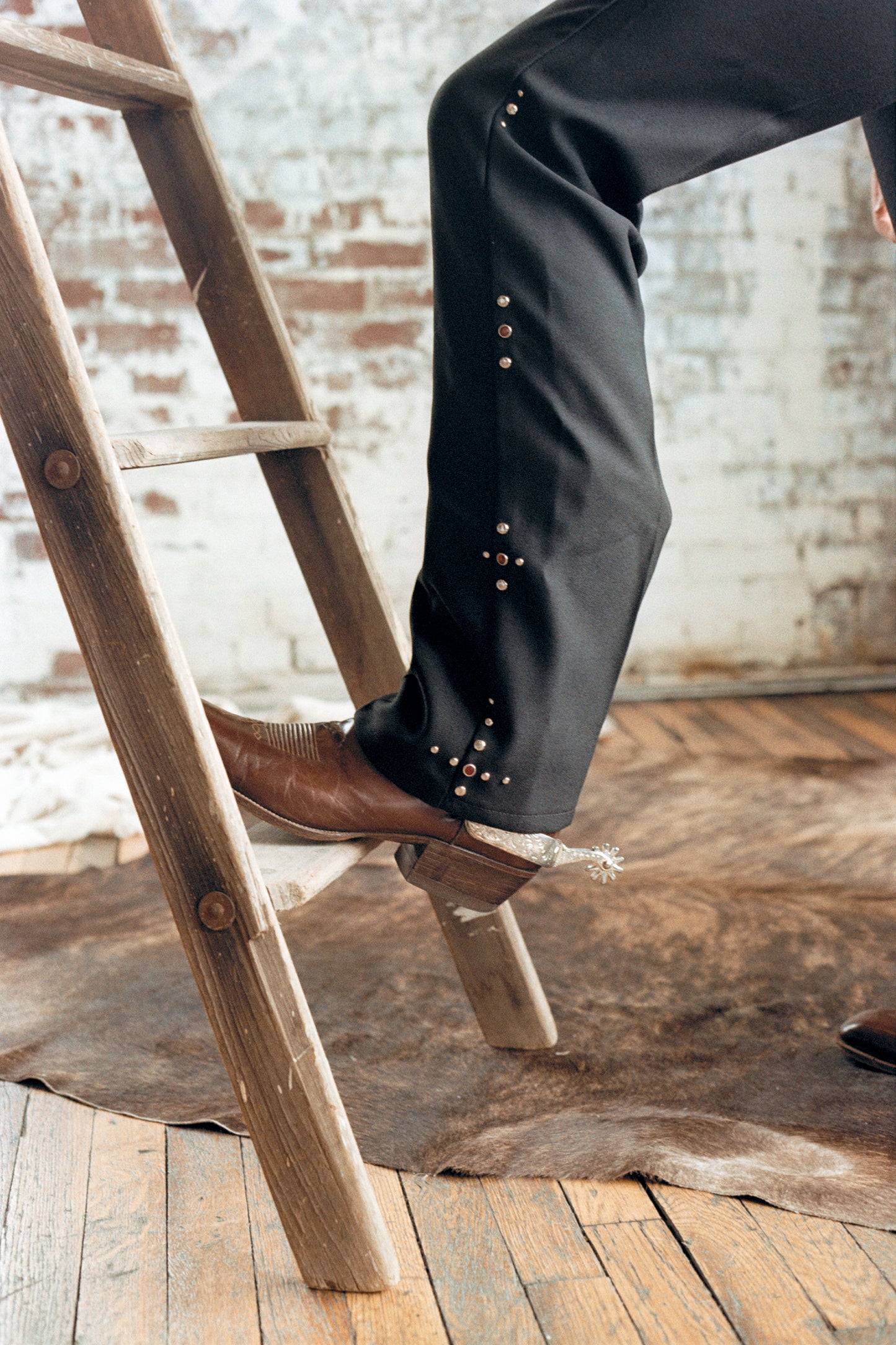 FLAIRS, a studded pant in black